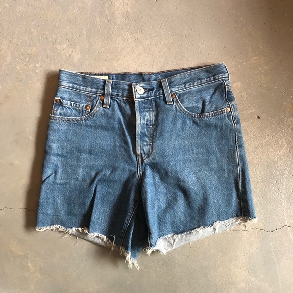 Levi’s 501 Shorts - Picture 1 of 2